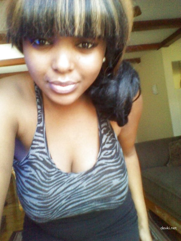 Curvy Mulatto with Big Tits: Amateur Photo Collection
