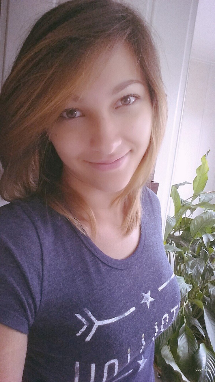 Sexy Girl Takes Off Leggings with Panties - Amateur Photo