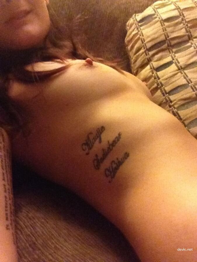 Hot babe with perfect body posing naked - Explicit XXX Photos