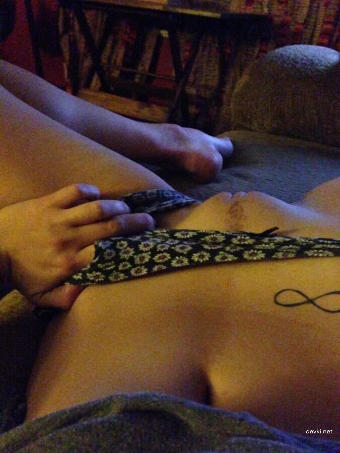 Hot babe with perfect body posing naked - Explicit XXX Photos