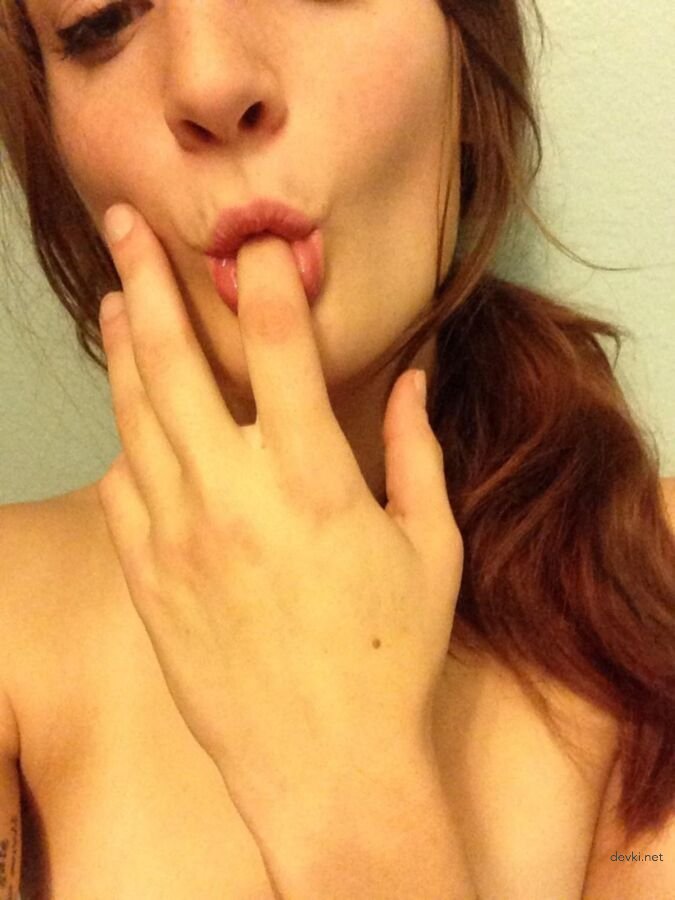 Hot babe with perfect body posing naked - Explicit XXX Photos