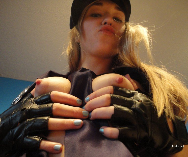 Seductive Girl in Sexy Costume Gets Naughty - Hardcore XXX Action