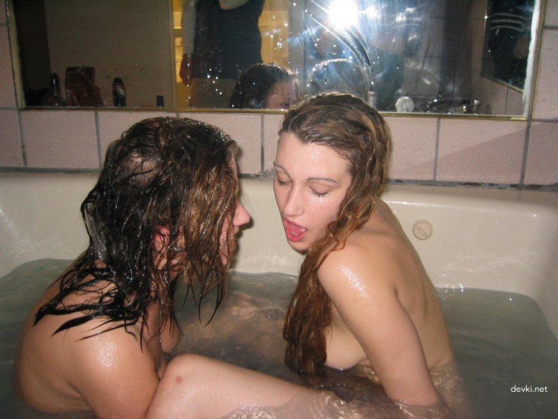 Hot Girls Shaving Their Pussies in the Bathroom - Explicit Amateur Photo