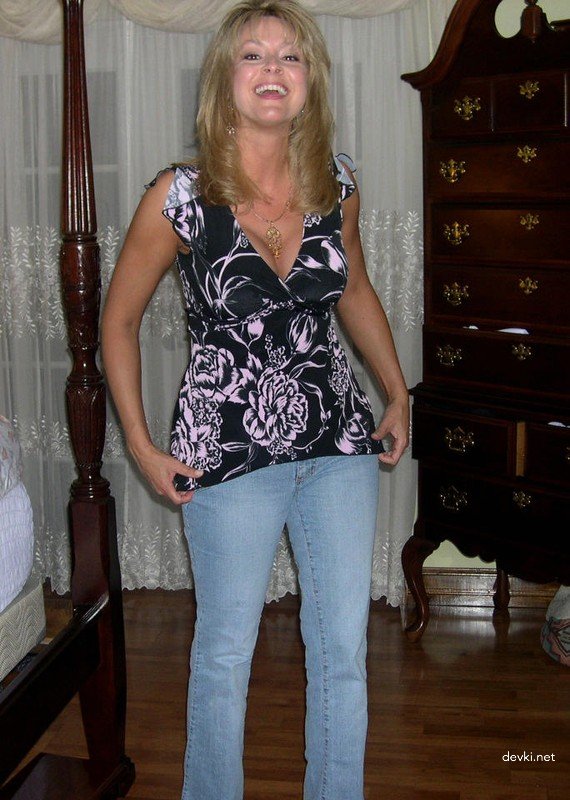 Mature Woman Private Porn Photo: Explicit and Bold MILF Content