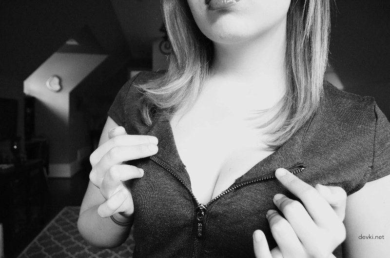 Amateur Babe Poses for Camera in Sexy Photoshoot - Explicit Young Girl Modeling Shots