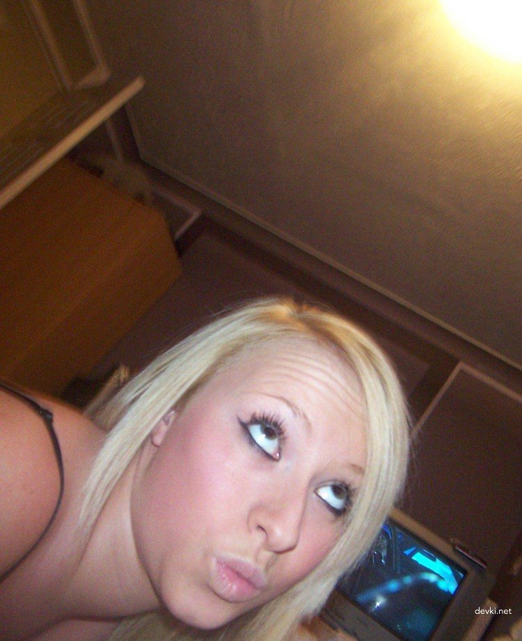 Explicit: Nude Blonde with Small Tits Amateur Photo - XXX Content