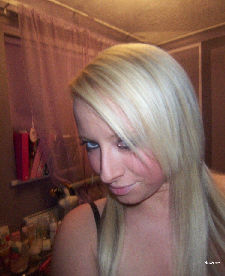 Explicit: Nude Blonde with Small Tits Amateur Photo - XXX Content