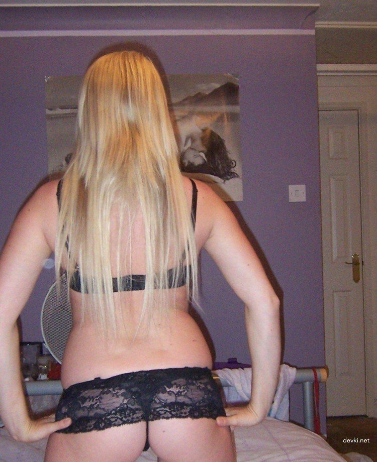 Explicit: Nude Blonde with Small Tits Amateur Photo - XXX Content