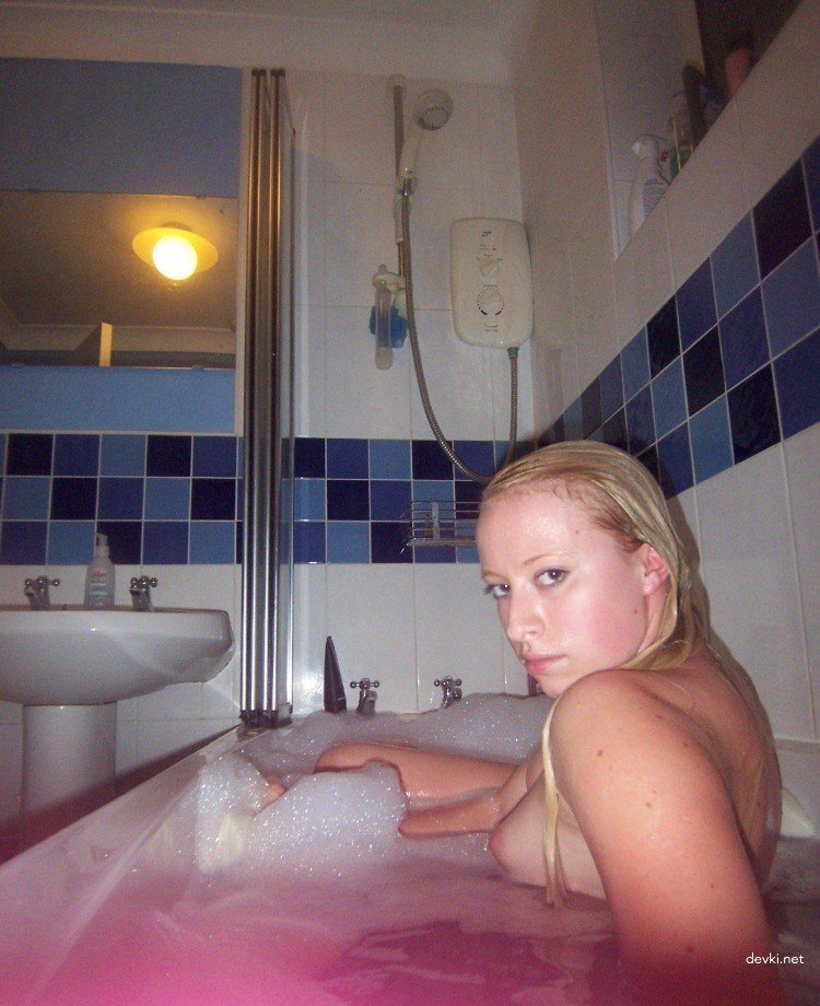 Explicit: Nude Blonde with Small Tits Amateur Photo - XXX Content