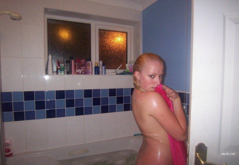 Explicit: Nude Blonde with Small Tits Amateur Photo - XXX Content