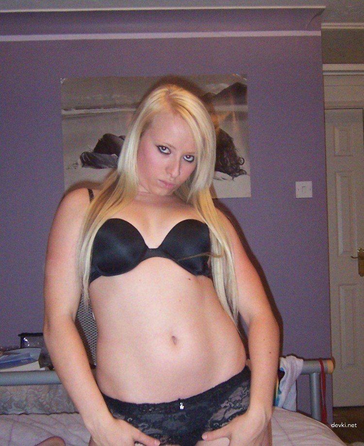Explicit: Nude Blonde with Small Tits Amateur Photo - XXX Content