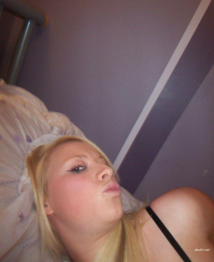 Explicit: Nude Blonde with Small Tits Amateur Photo - XXX Content