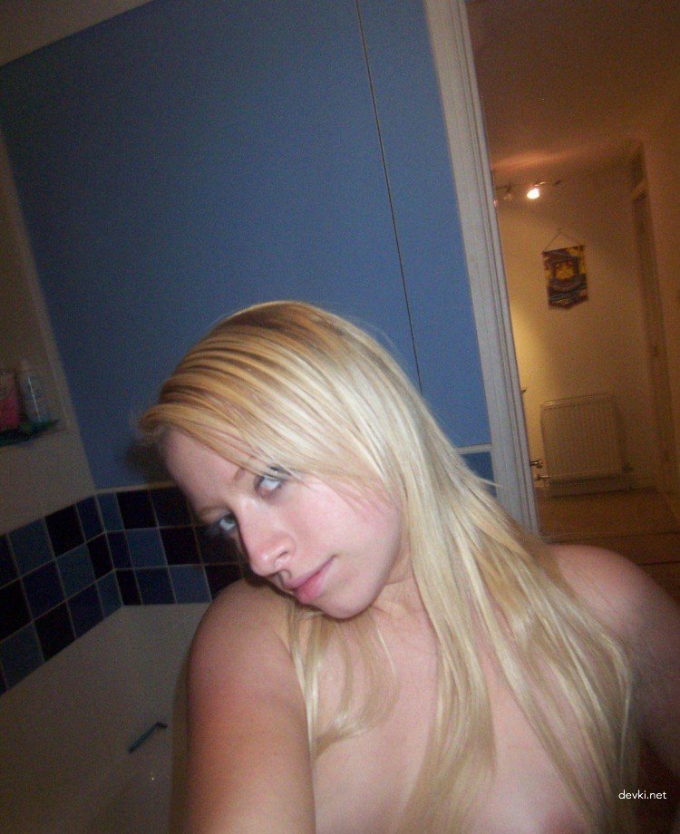 Explicit: Nude Blonde with Small Tits Amateur Photo - XXX Content