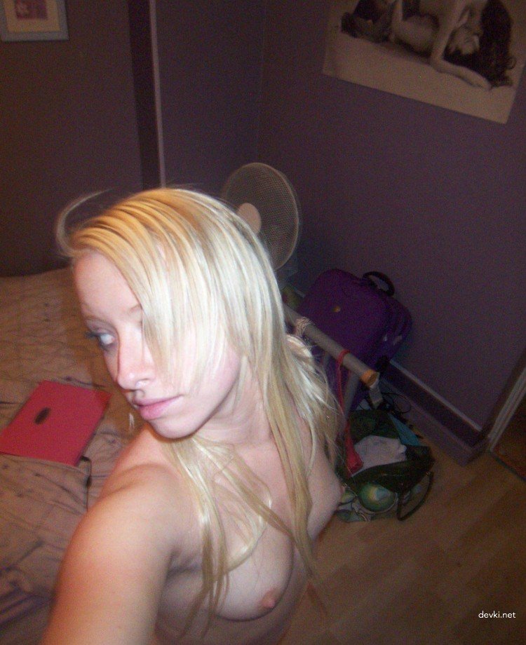 Explicit: Nude Blonde with Small Tits Amateur Photo - XXX Content