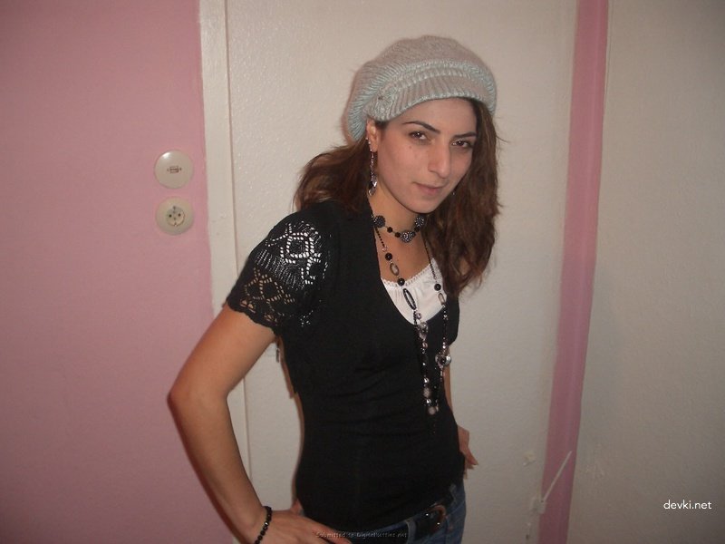 Explicit Amateur Arab Girl Shows Pussy - Uncensored Photo