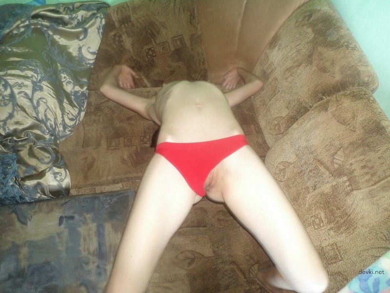 Explicit Amateur Photo: Young Girl Reveals Her Secrets