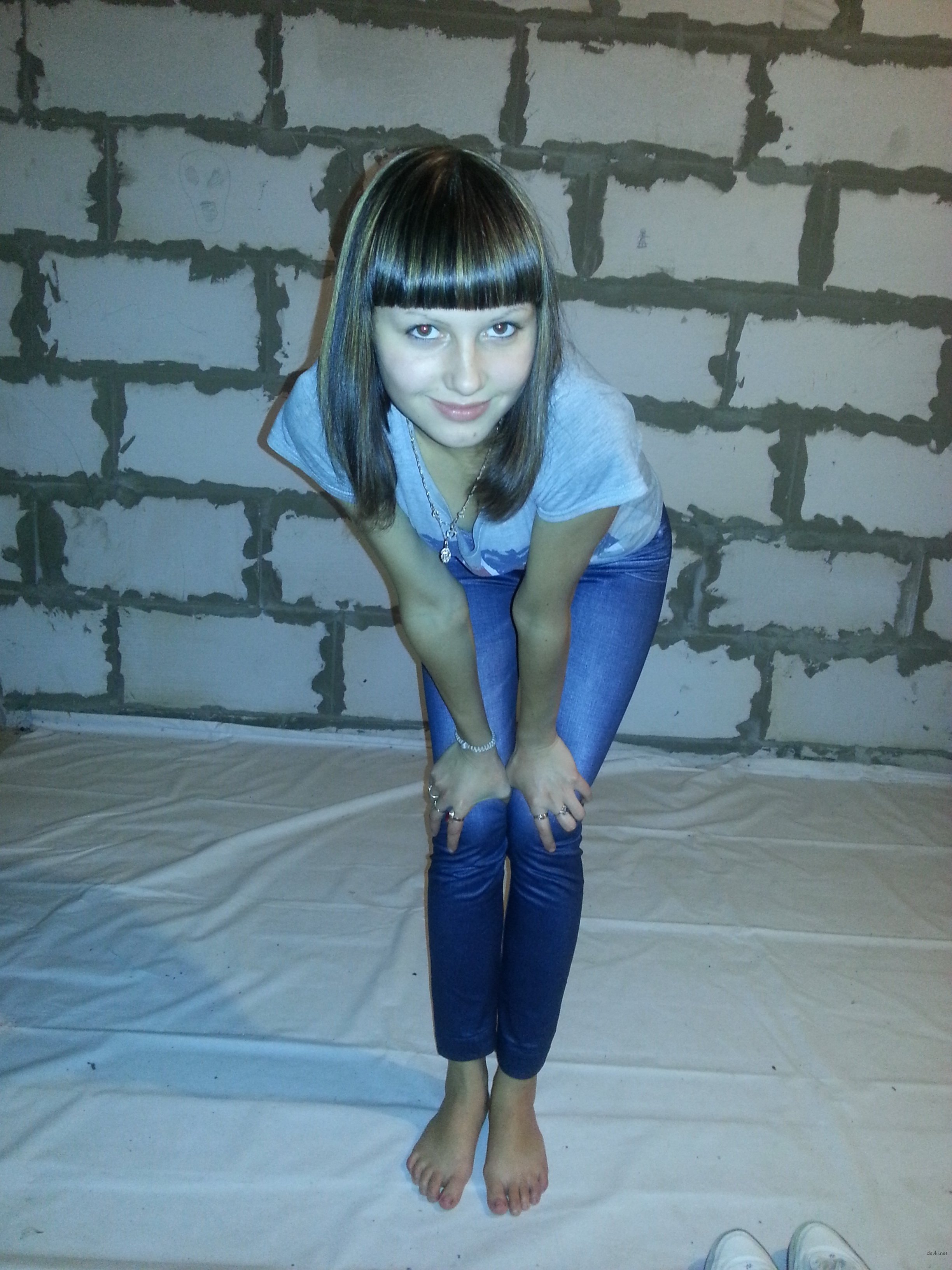 Hot Amateur Photo: Sexy Girl in Explicit Sexual Poses
