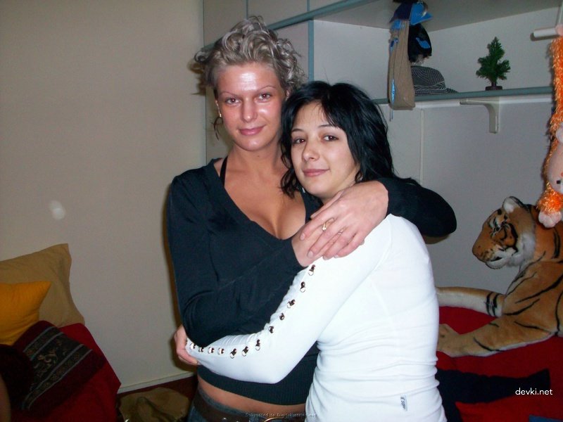 Hot Wife Poses for Husband - Explicit Amateur Photo Shoot