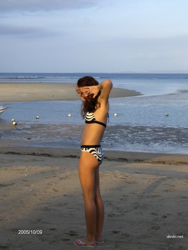 Explicit Vacation Girl Intimate Photos: Hot and Naughty XXX Pics