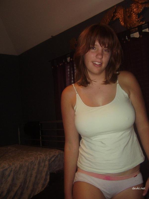 Explicit Amateur Home Photos of Nude Teen Girl - Uncensored Young Model Pics