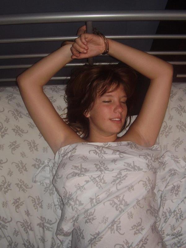 Explicit Amateur Home Photos of Nude Teen Girl - Uncensored Young Model Pics