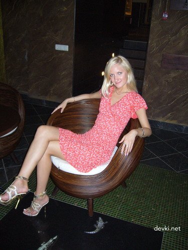 Explicit Nude Blonde Teen Amateur Photo - Naked Young Girl XXX Pic