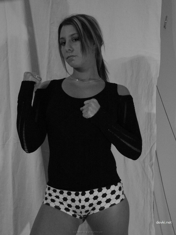 She Loves Her Vibrator: Amateur Photo Exposing Intimate Pleasure