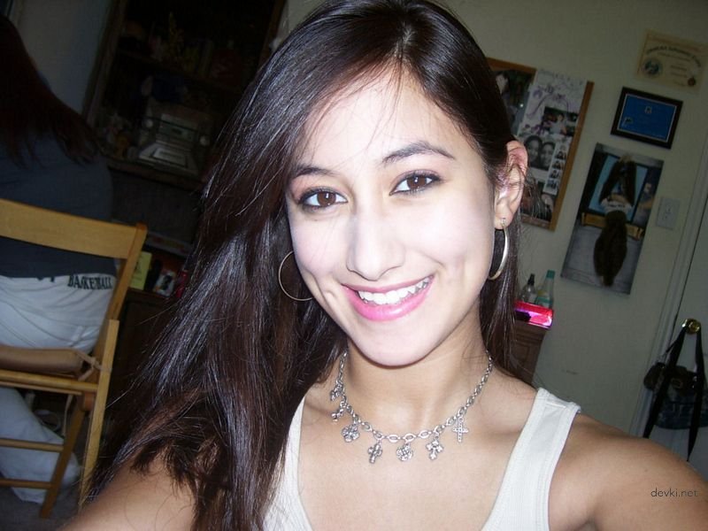 Explicit Amateur Photo of Young Girl - Private and Naughty Shots