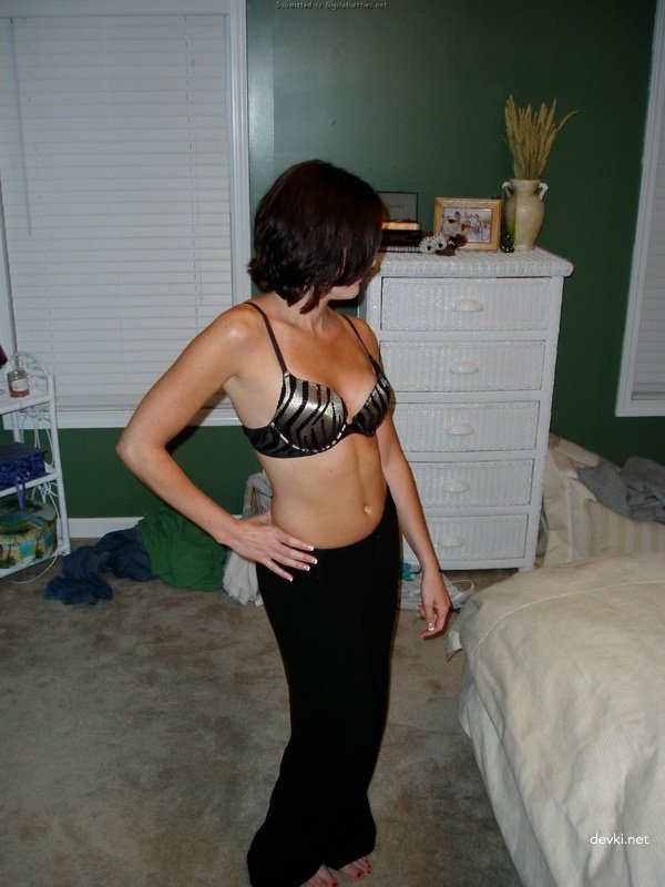 Hot Escort Called Over for Hardcore Home Fuck