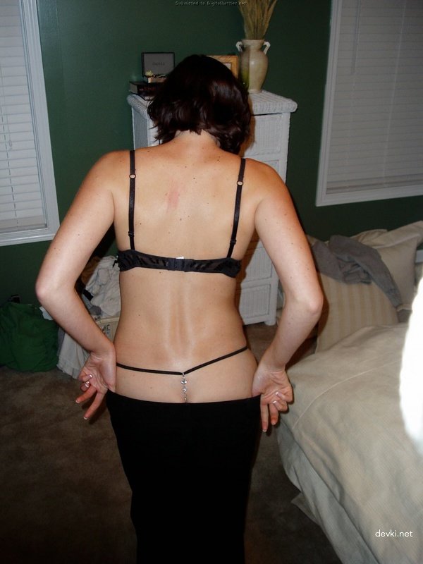 Hot Escort Called Over for Hardcore Home Fuck