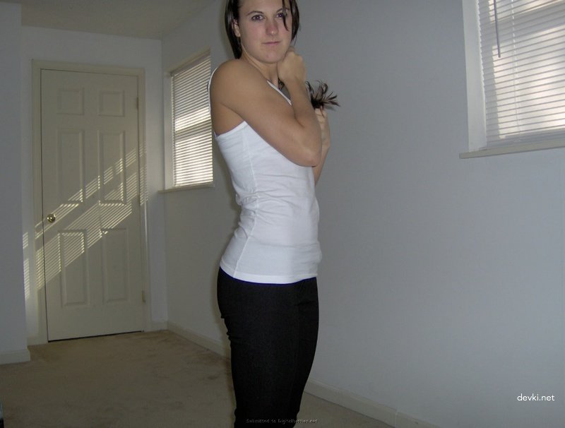 Hot Young Student's Amateur Nude Photos - Explicit College Girl Pics