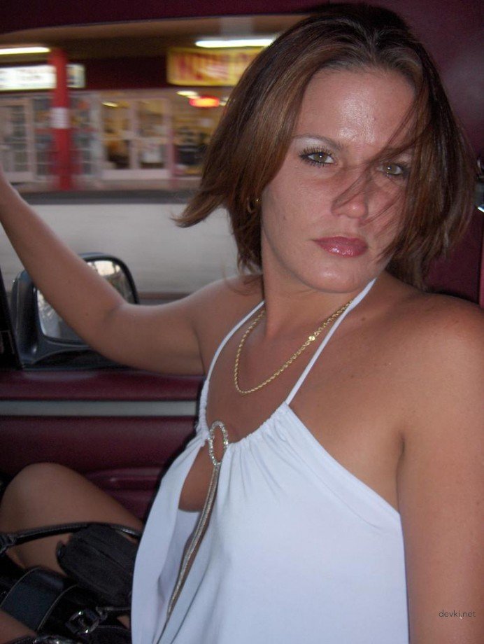 Naked MILF gets wild with snake in hot XXX action