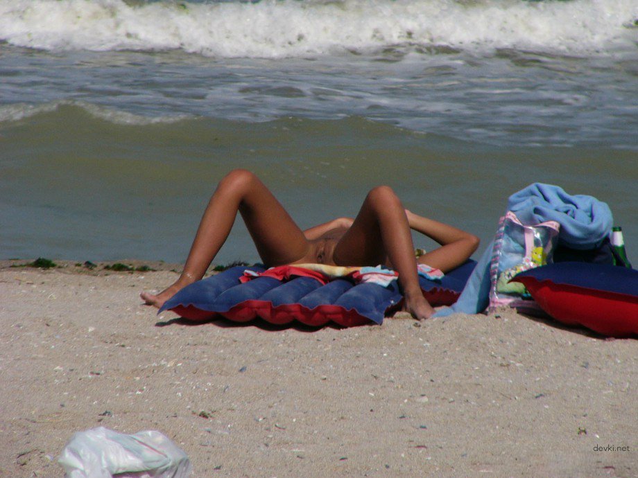 Explicit Nude Women on Beach: Amateur Photos