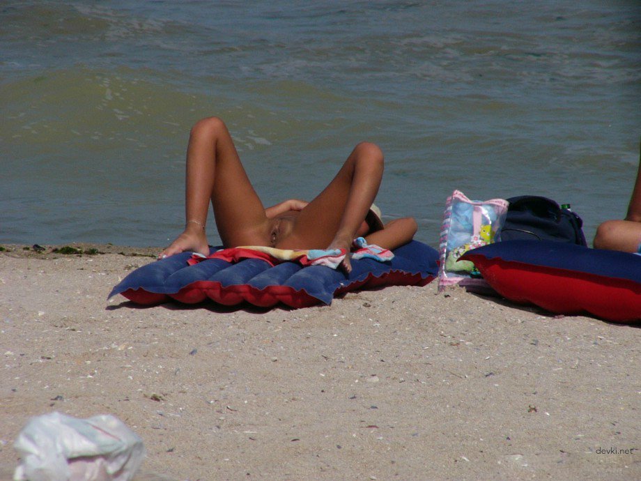Explicit Nude Women on Beach: Amateur Photos