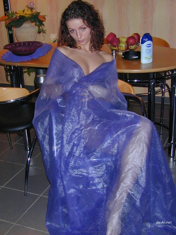 Sexy Amateur Girl with Stunning Tits - Hot and Explicit Photo