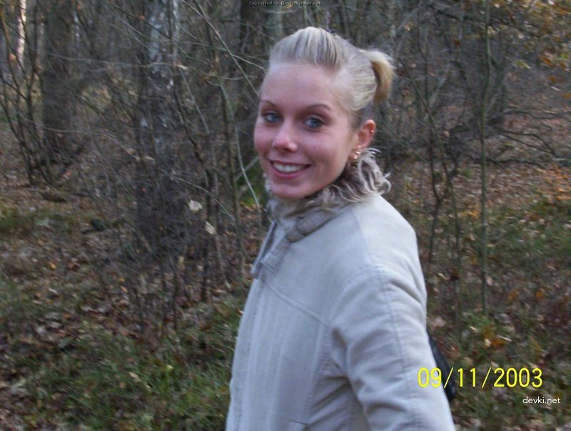 Explicit Amateur Photos: Petite Girl with Small Boobs - Personal Pictures