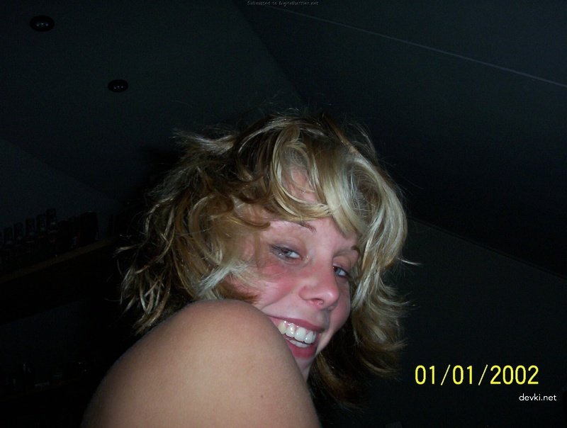 Explicit Amateur Photos: Petite Girl with Small Boobs - Personal Pictures