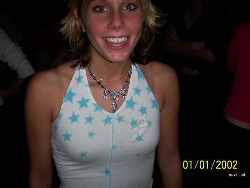Explicit Amateur Photos: Petite Girl with Small Boobs - Personal Pictures