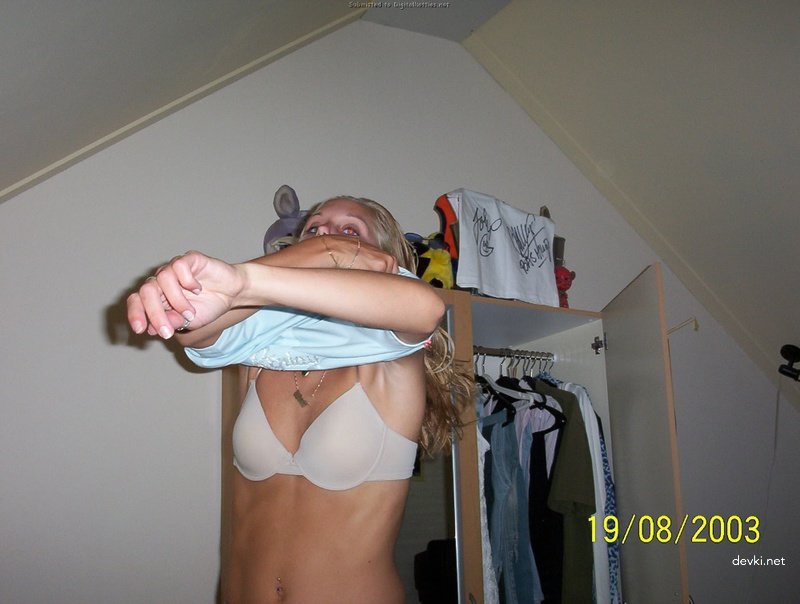 Explicit Amateur Photos: Petite Girl with Small Boobs - Personal Pictures