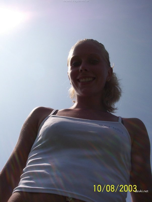 Explicit Amateur Photos: Petite Girl with Small Boobs - Personal Pictures