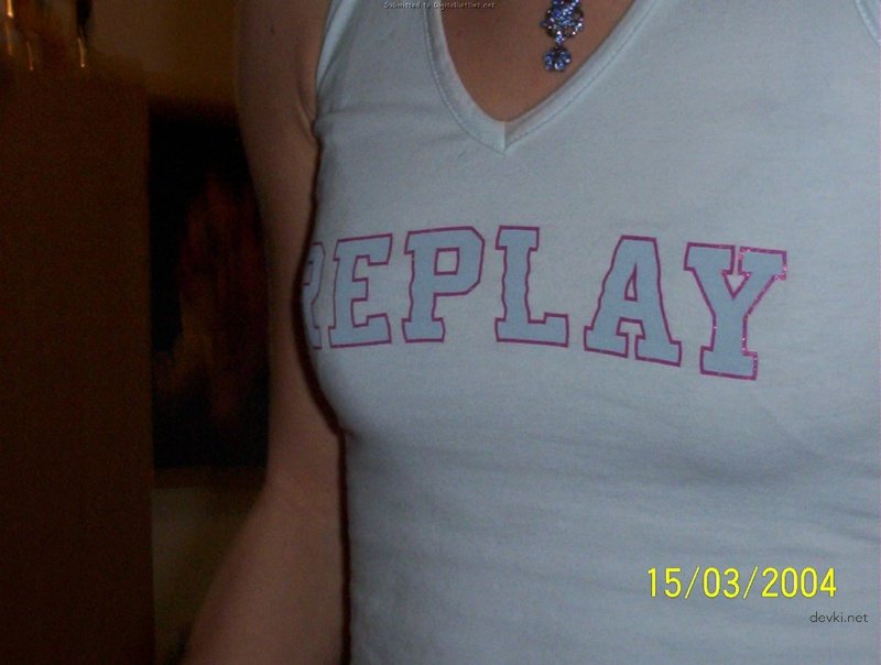 Explicit Amateur Photos: Petite Girl with Small Boobs - Personal Pictures