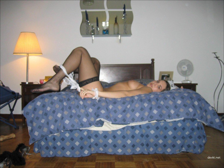 Amateur Nude Girl Pics: Explicit Photos of Naked Chick