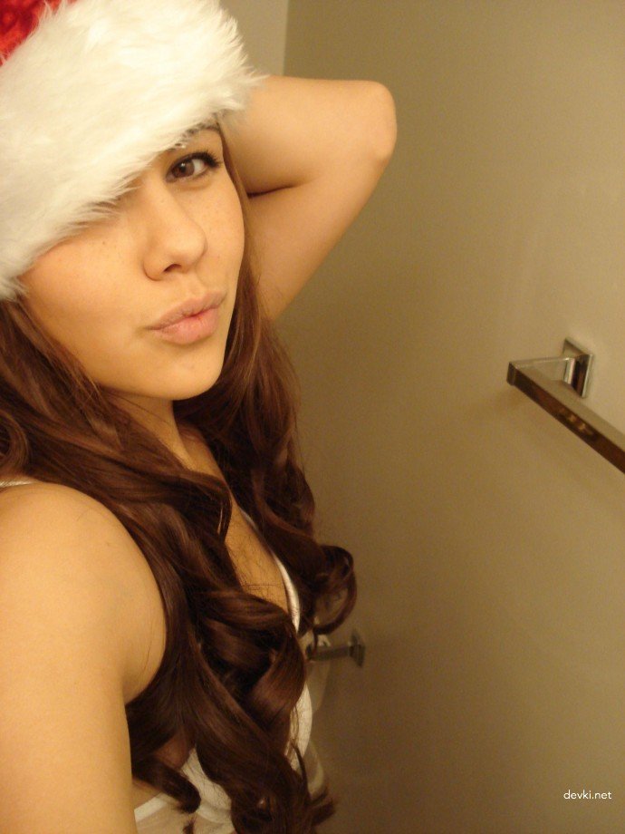 Hot babe sucks dick and gets fucked hard