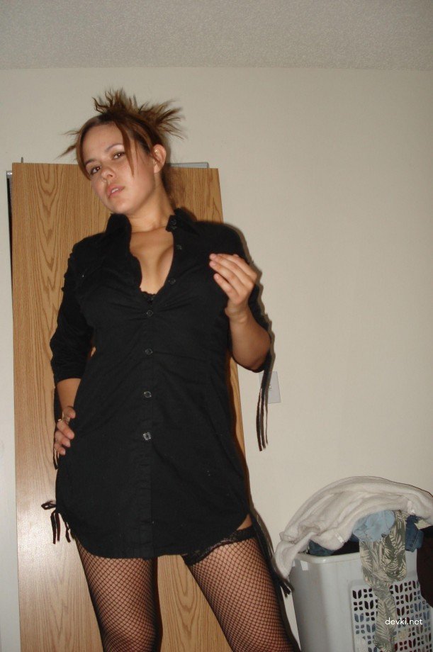 Hot babe sucks dick and gets fucked hard
