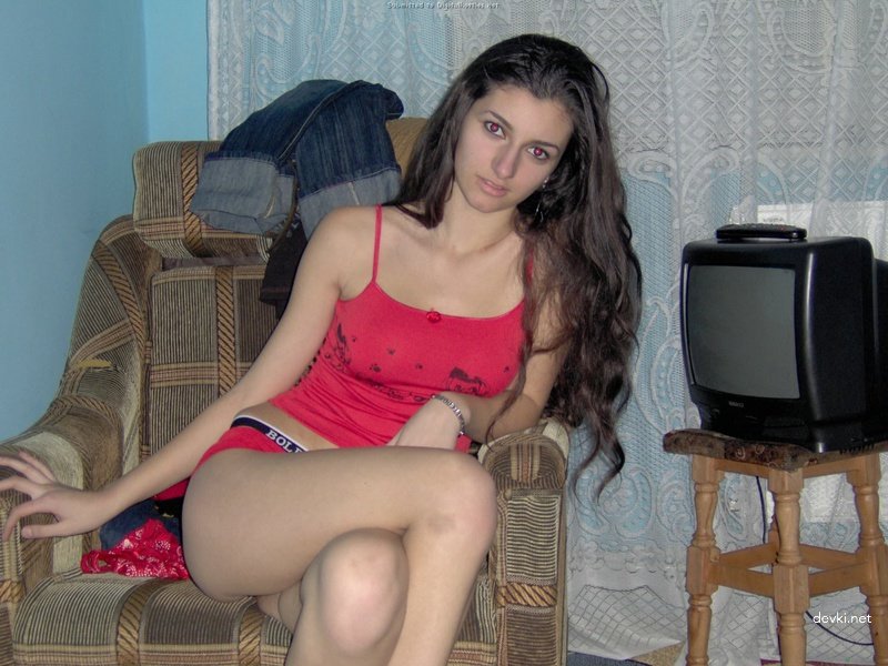 Hot Armenian Girl Amateur Photo: Explicit and Bold