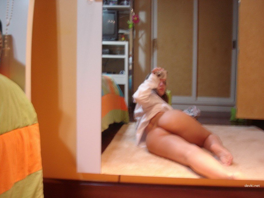 Private Photo of Sexy Amateur Girl: Explicit and Bold!