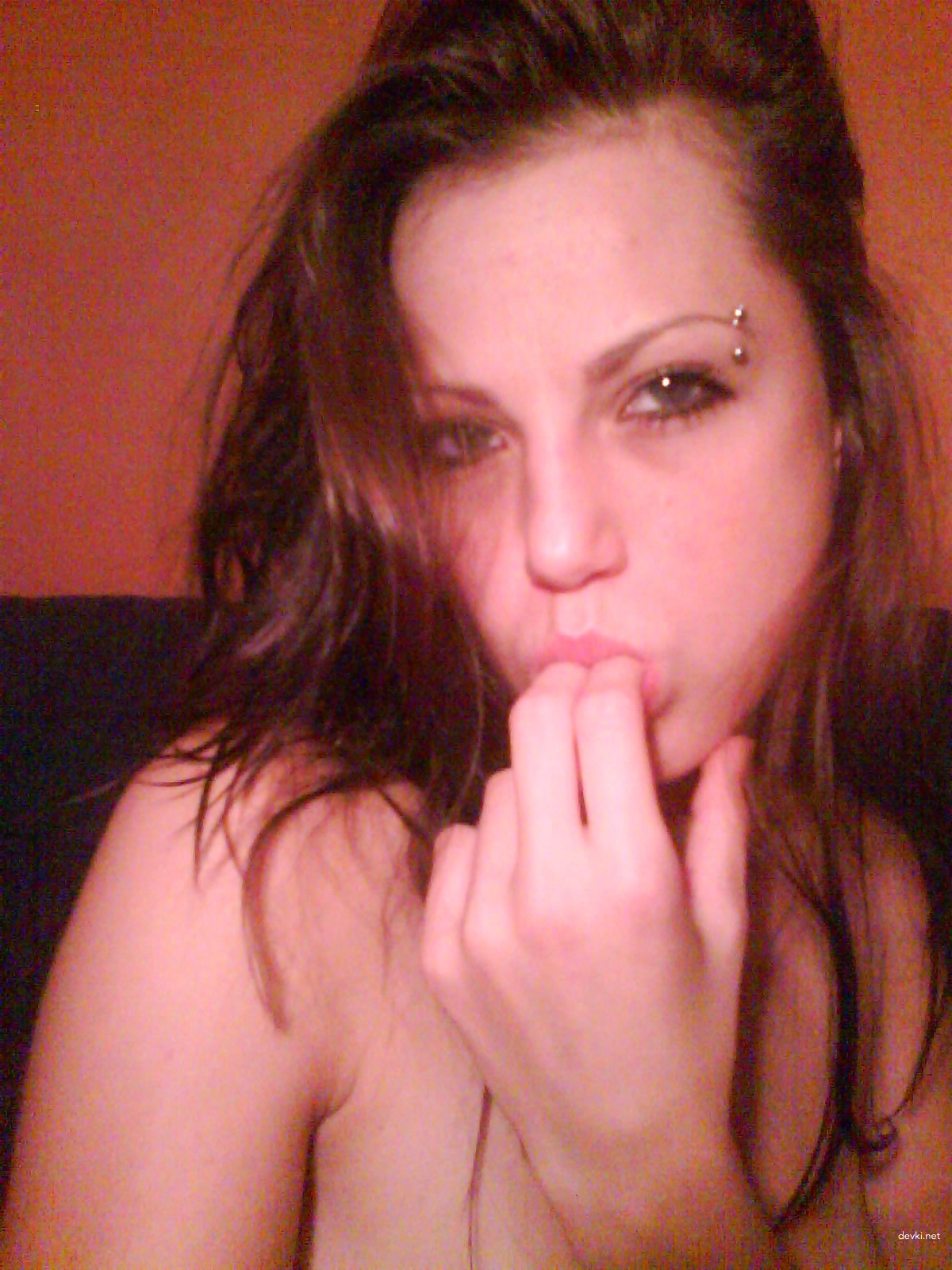 Explicit Amateur Photo: Aroused Girl in Seductive Pose
