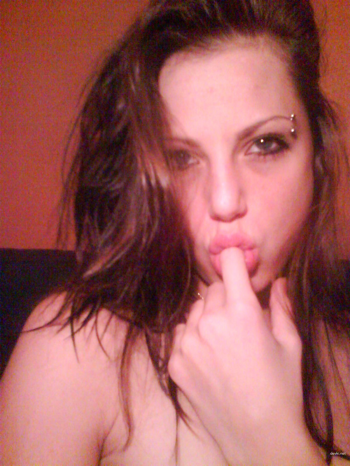 Explicit Amateur Photo: Aroused Girl in Seductive Pose
