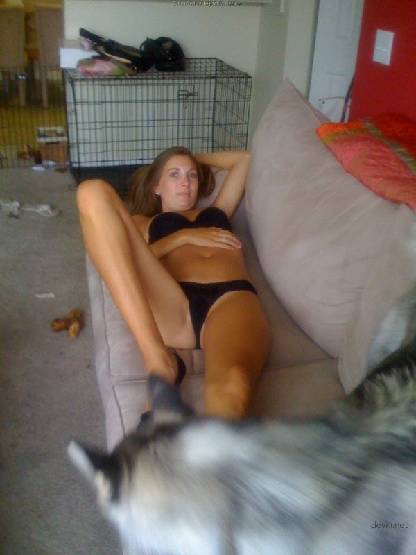 Hot Mulatto Babe Gives Mind-Blowing Blowjob to Boyfriend