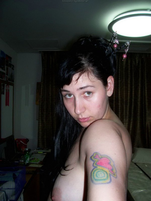 Explicit Nude Photos of Brunette Amateur - Intimate Naked Shots